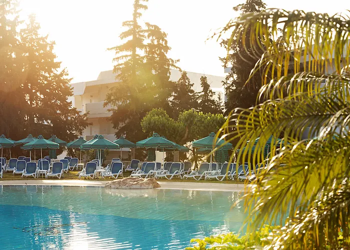 Cyprotel 4* ファリラキ